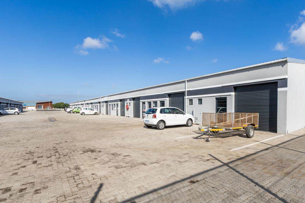 111  m² Commercial space in Alton photo number 9