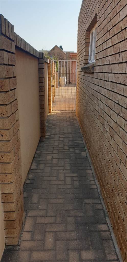 3 Bed Townhouse in Delmas photo number 28