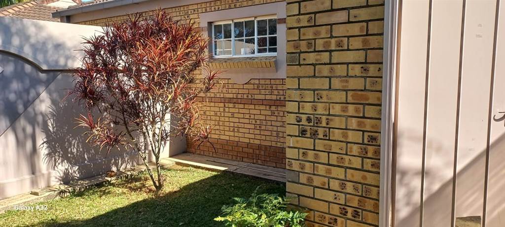 1 Bed Apartment in Louis Trichardt photo number 13