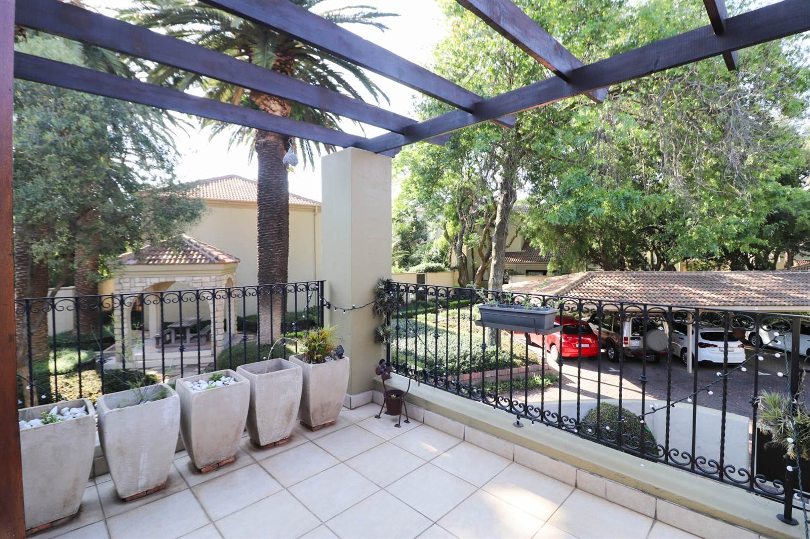 2 Bed Townhouse in Lonehill photo number 19