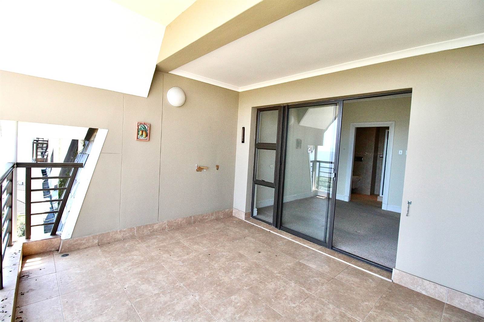 2 Bed Apartment in Bothas Hill photo number 15