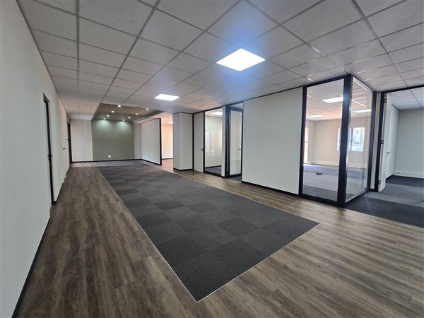 384  m² Commercial space