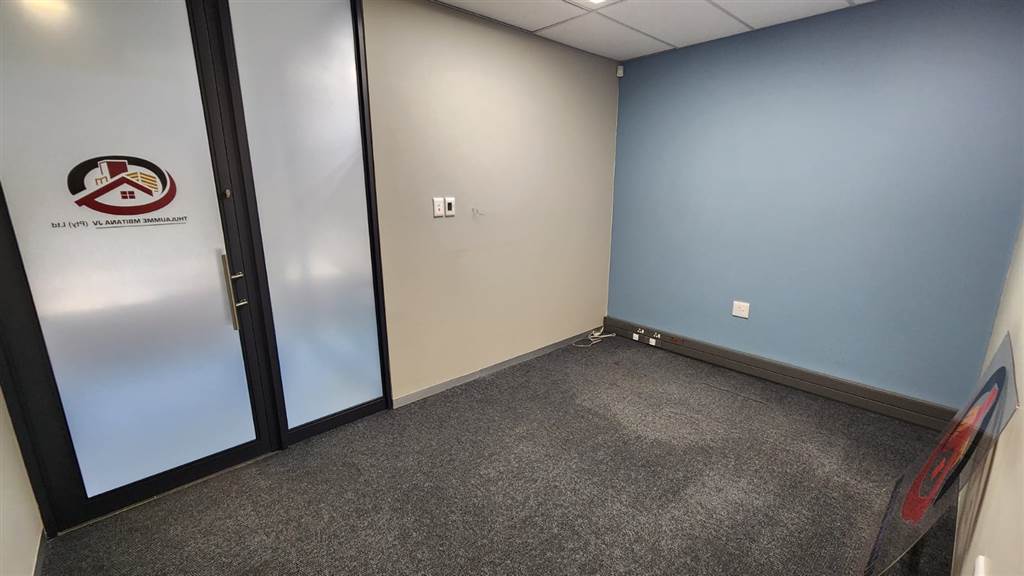 129  m² Commercial space in Lynnwood photo number 10