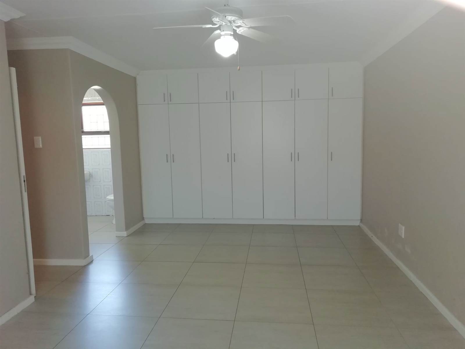 2 Bed Townhouse in Jeffreys Bay photo number 15