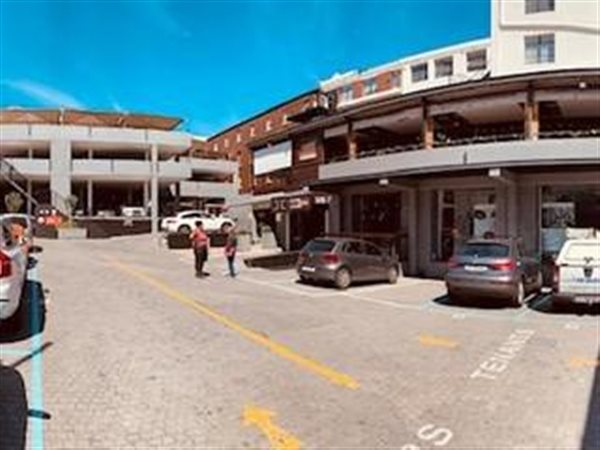154  m² Commercial space in Woodstock