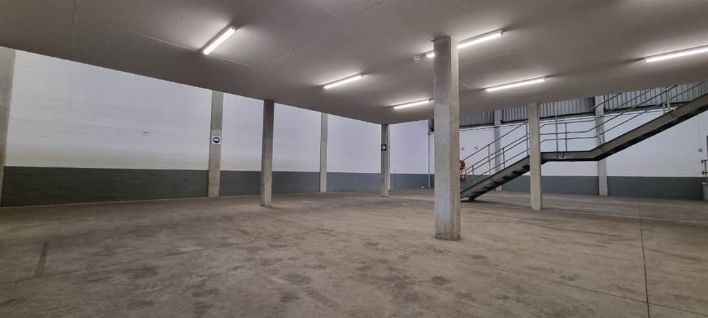 1094  m² Industrial space in Airport Industria photo number 22