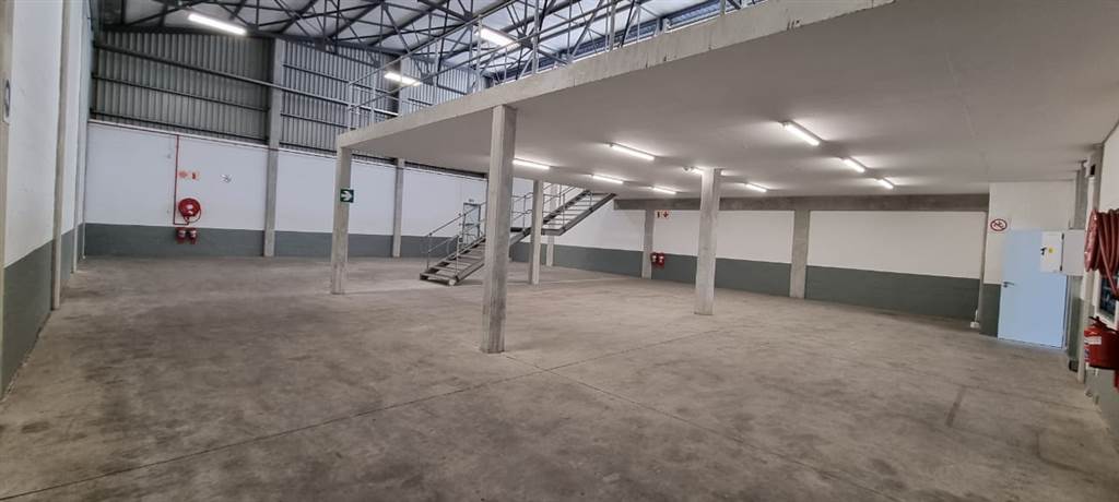 1094  m² Industrial space in Airport Industria photo number 18
