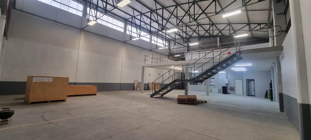 1094  m² Industrial space in Airport Industria photo number 7