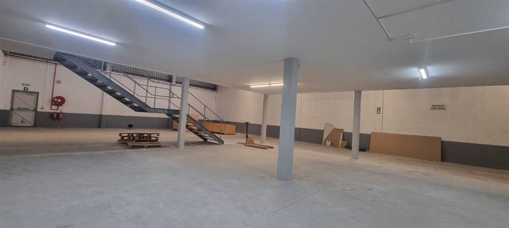 1094  m² Industrial space in Airport Industria photo number 6