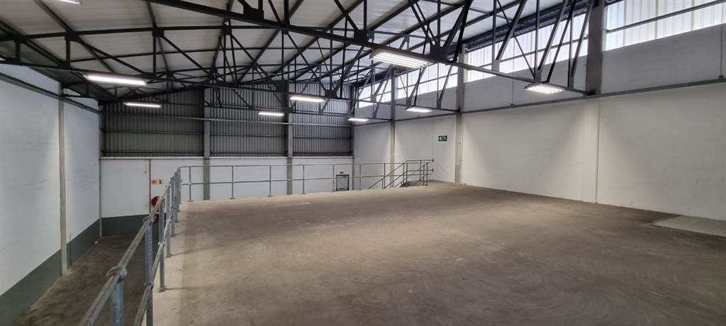 1094  m² Industrial space in Airport Industria photo number 29
