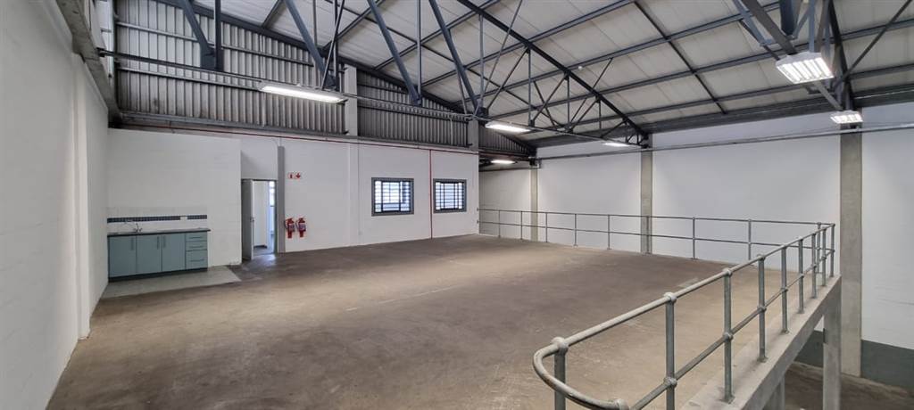 1094  m² Industrial space in Airport Industria photo number 10