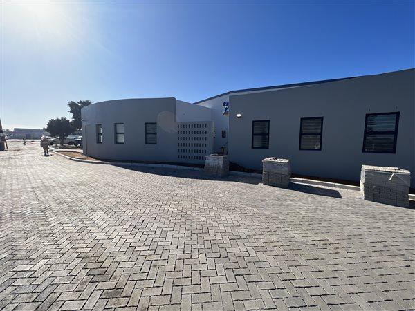 109  m² Commercial space