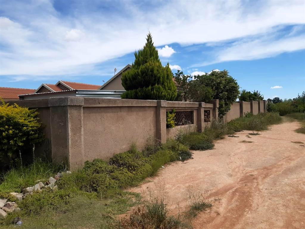2 Bed House in Lesedi Park photo number 21