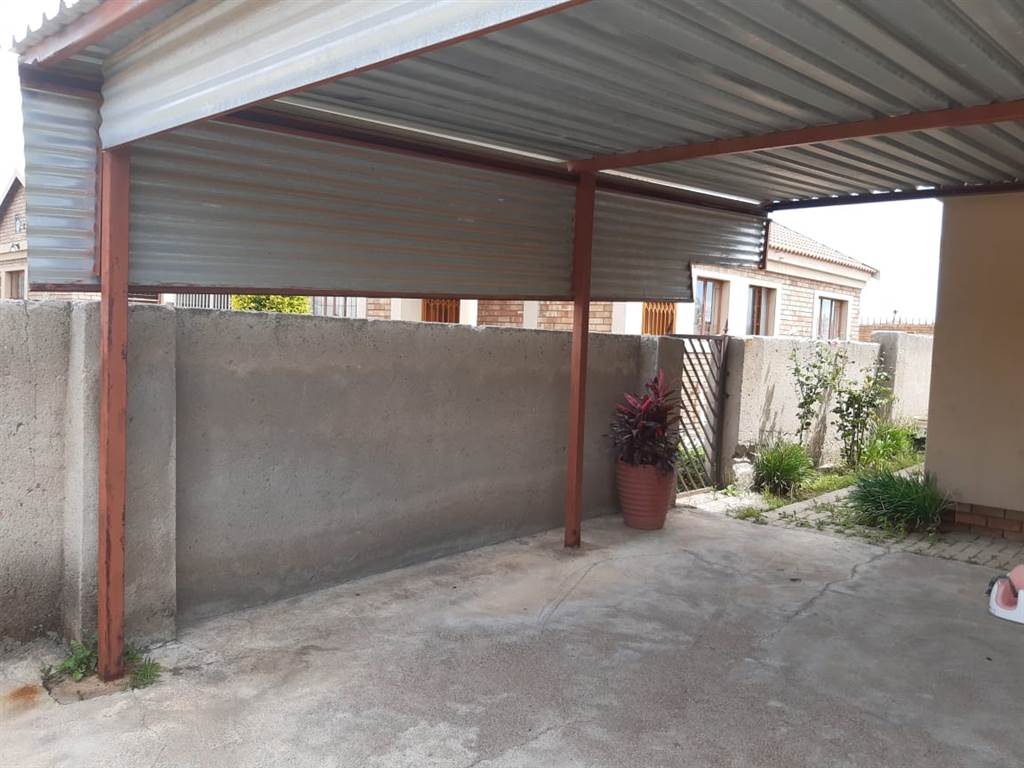 2 Bed House in Lesedi Park photo number 17