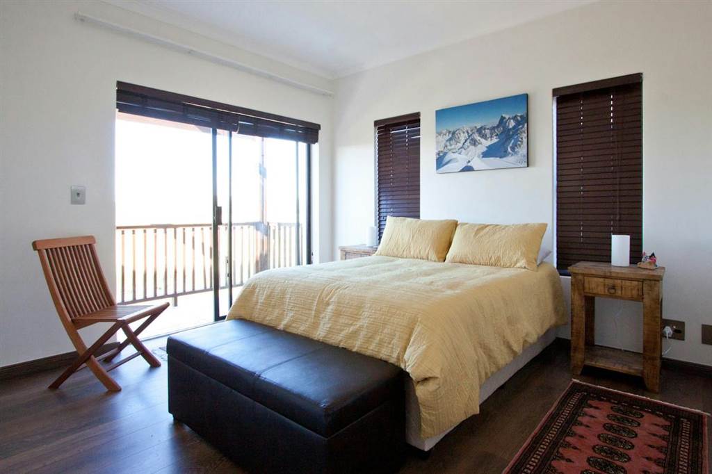 2 Bed Apartment in Atlantic Beach photo number 7