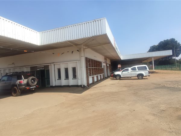 1383  m² Industrial space in Duncanville