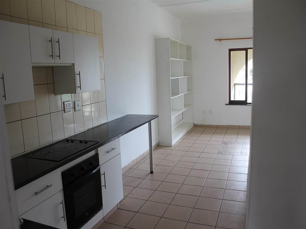 2 Bed Apartment in Winklespruit photo number 3