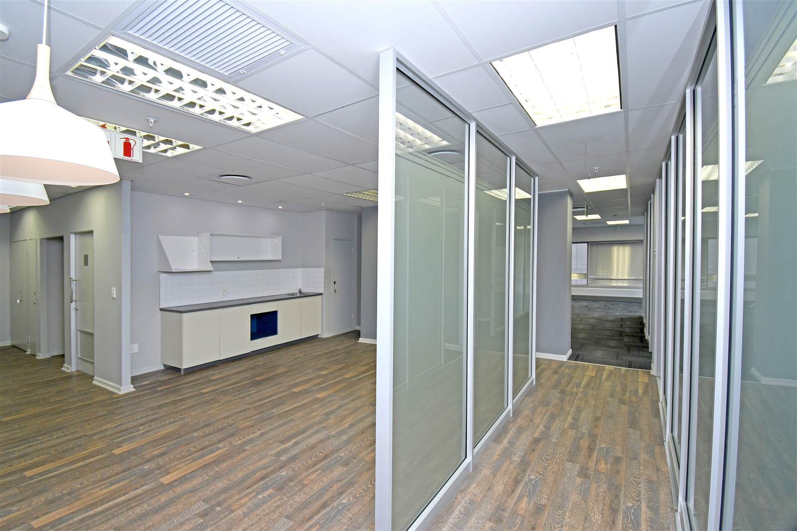 355  m² Commercial space in Sandown photo number 12