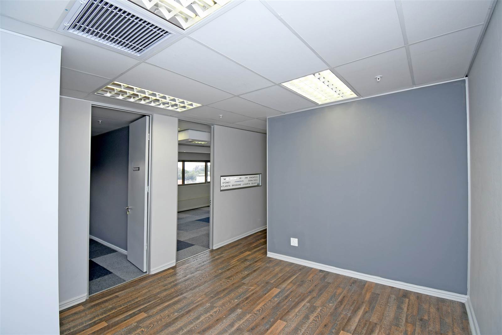 355  m² Commercial space in Sandown photo number 13