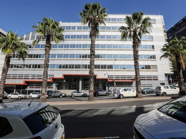 2 731  m² Commercial space