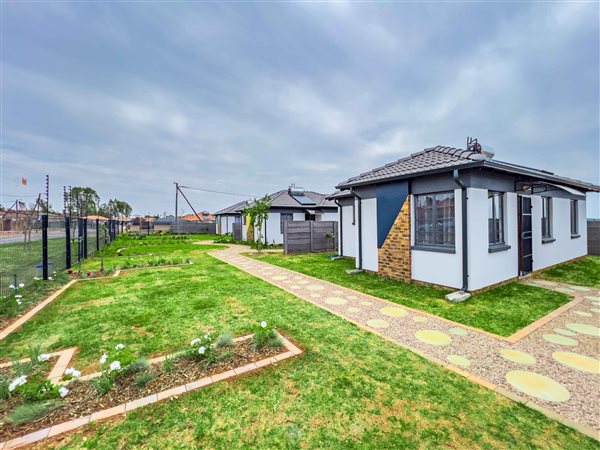 3 Bedroom House 3 Bedroom House
