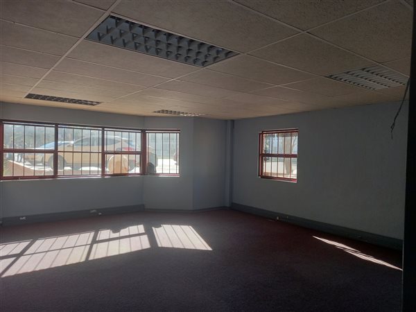 308  m² Commercial space