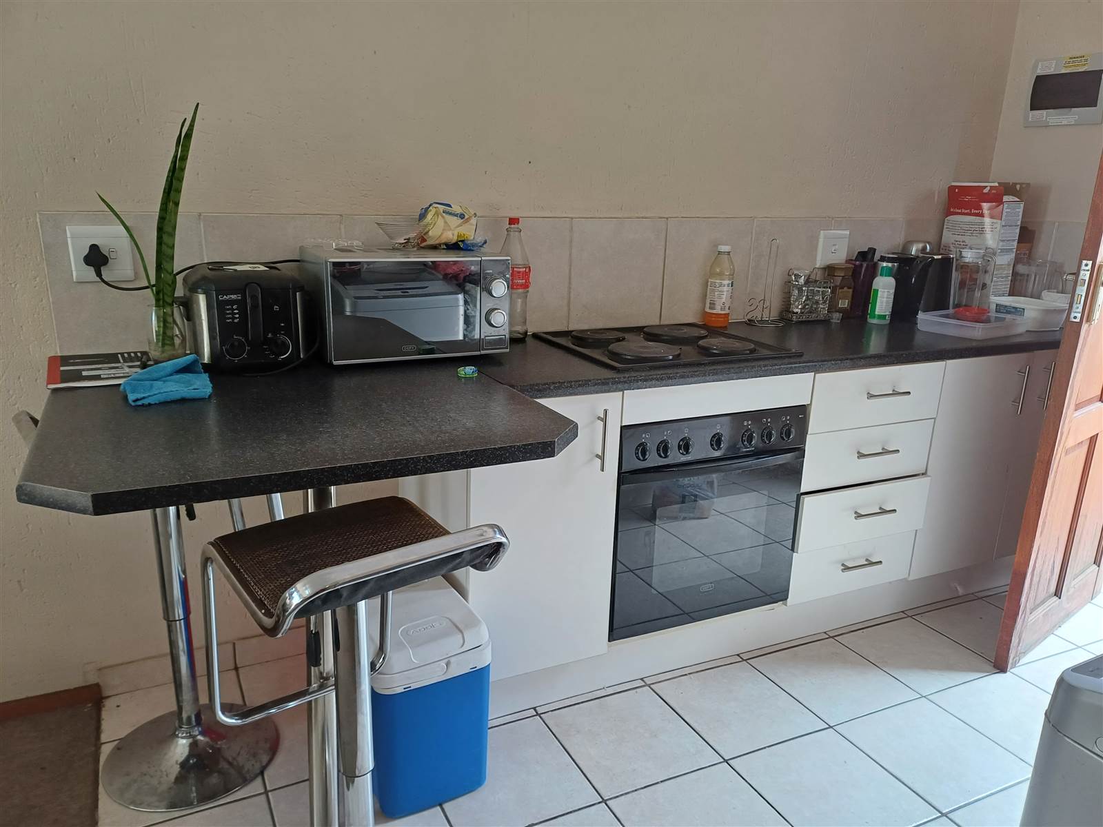 2 Bed Townhouse in Olievenhoutbosch photo number 8