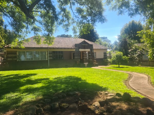 4 Bedroom House 4 Bedroom House
