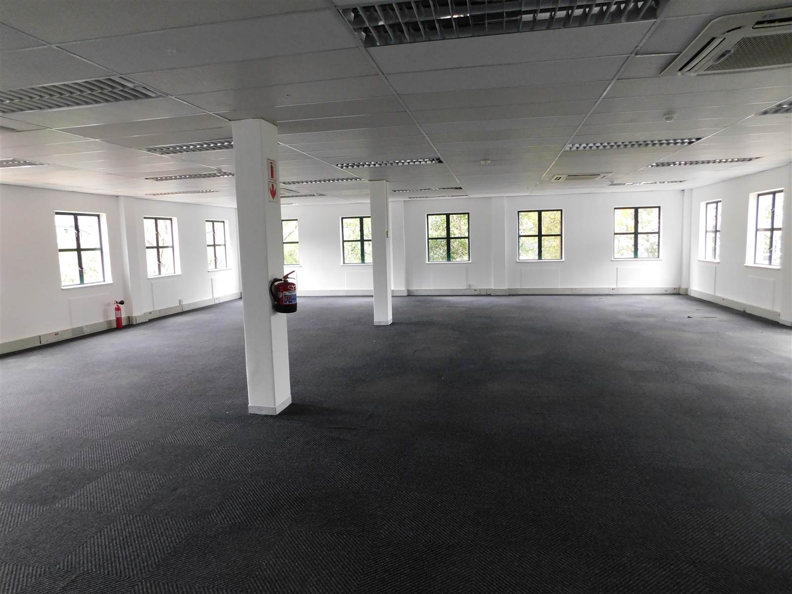 525  m² Commercial space in Hyde Park photo number 19