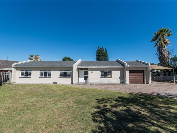 4 Bedroom House 4 Bedroom House