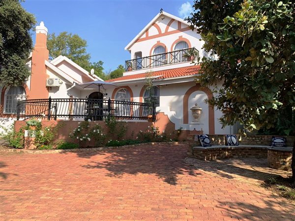 8 Bed House in Parys
