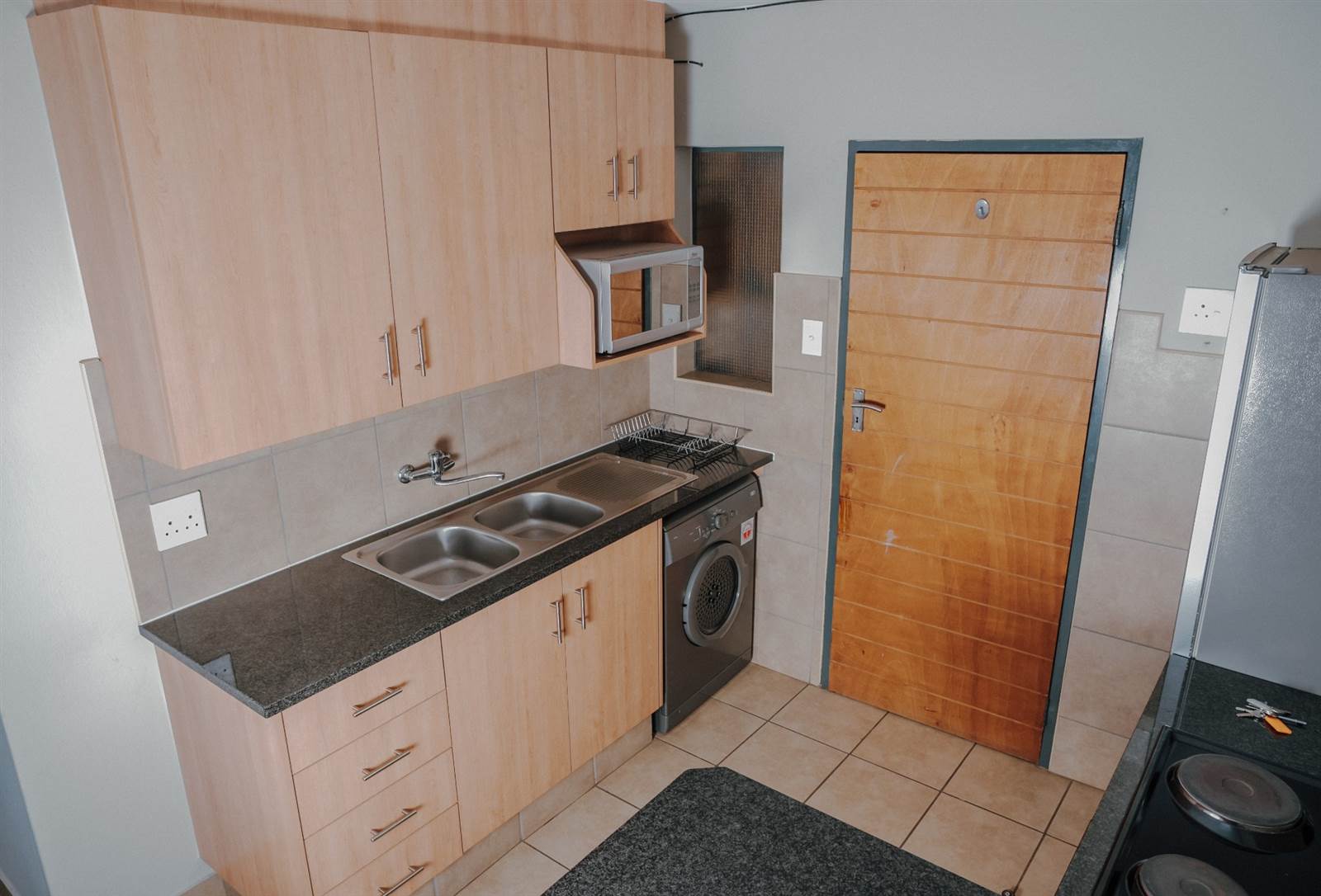 2 Bed Apartment in Alrode photo number 8