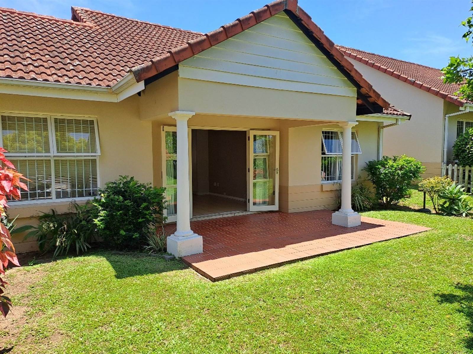 2 Bed Townhouse in Durban North photo number 1