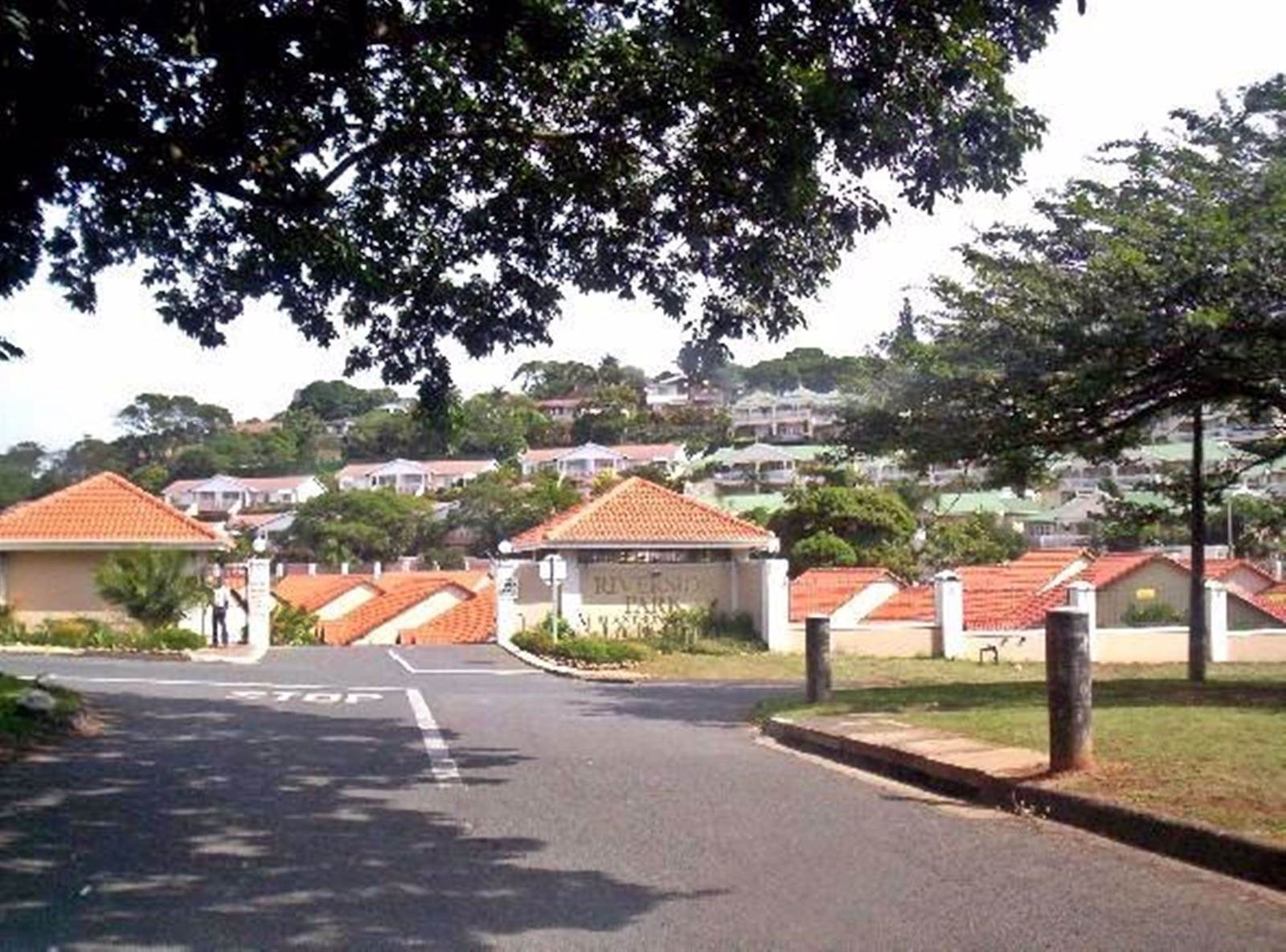 2 Bed Townhouse in Durban North photo number 25