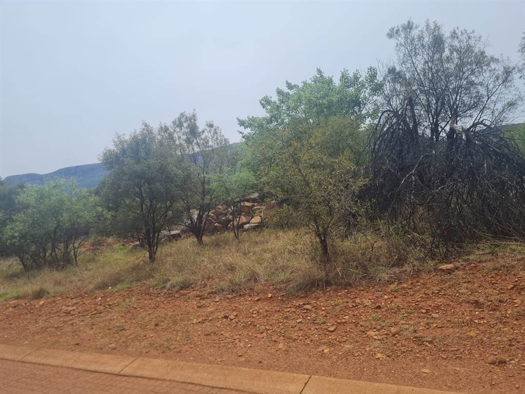 751 m² Land available in Leloko photo number 1