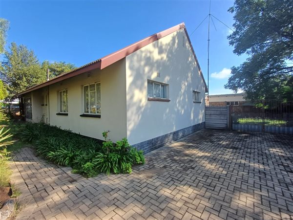 3 Bedroom House 3 Bedroom House