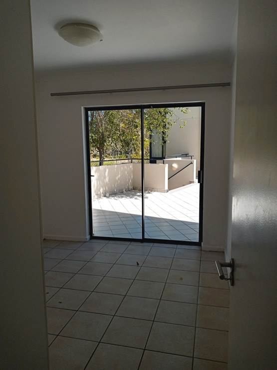 3 Bed Apartment in Somerset West Central photo number 12