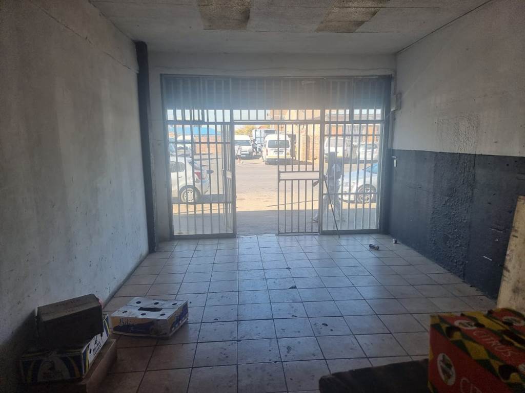 80  m² Commercial space in Benoni Central photo number 2
