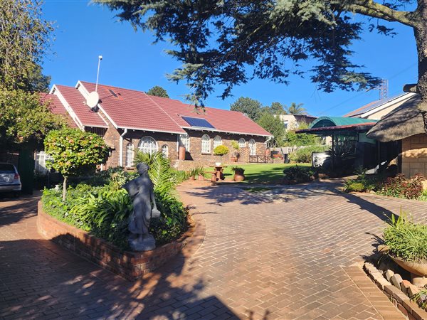 4 Bedroom House 4 Bedroom House