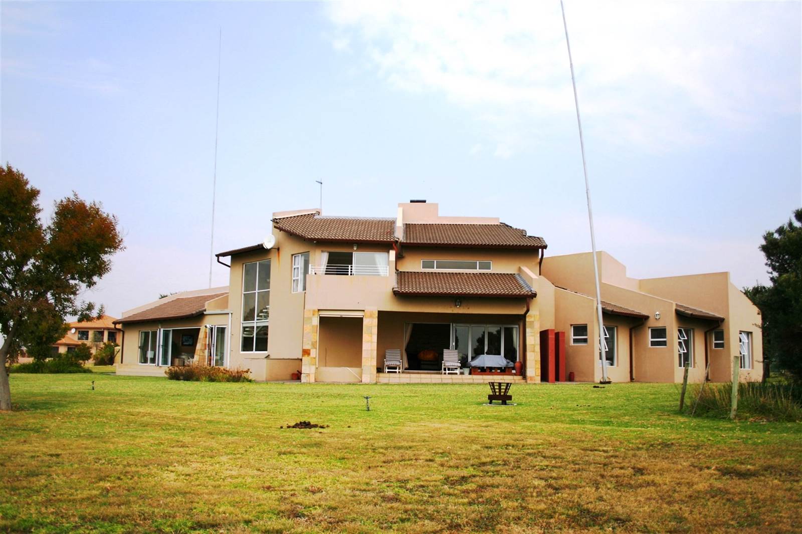 5 Bed House in Sasolburg photo number 2