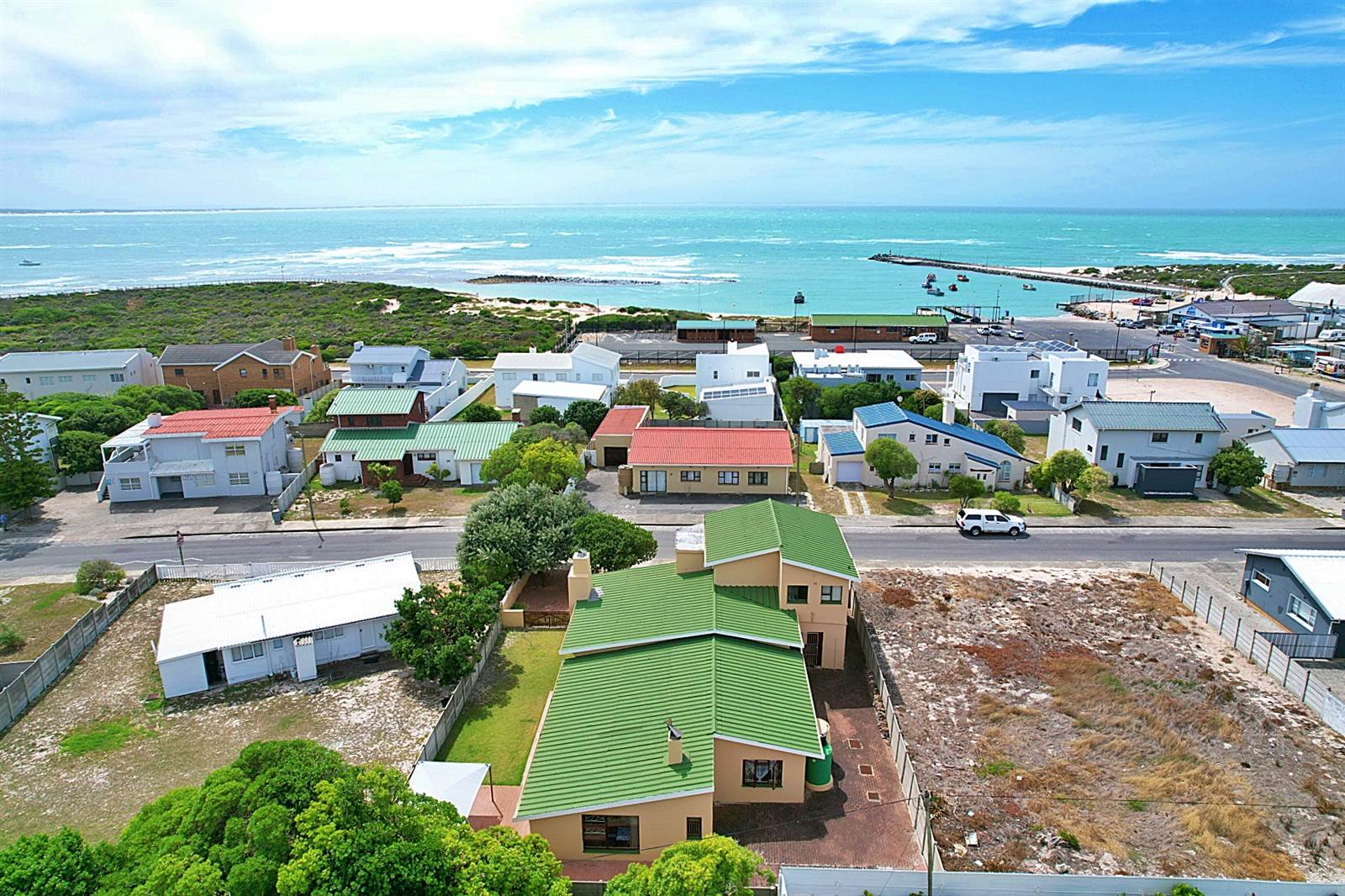 4 Bed House in Struisbaai photo number 11