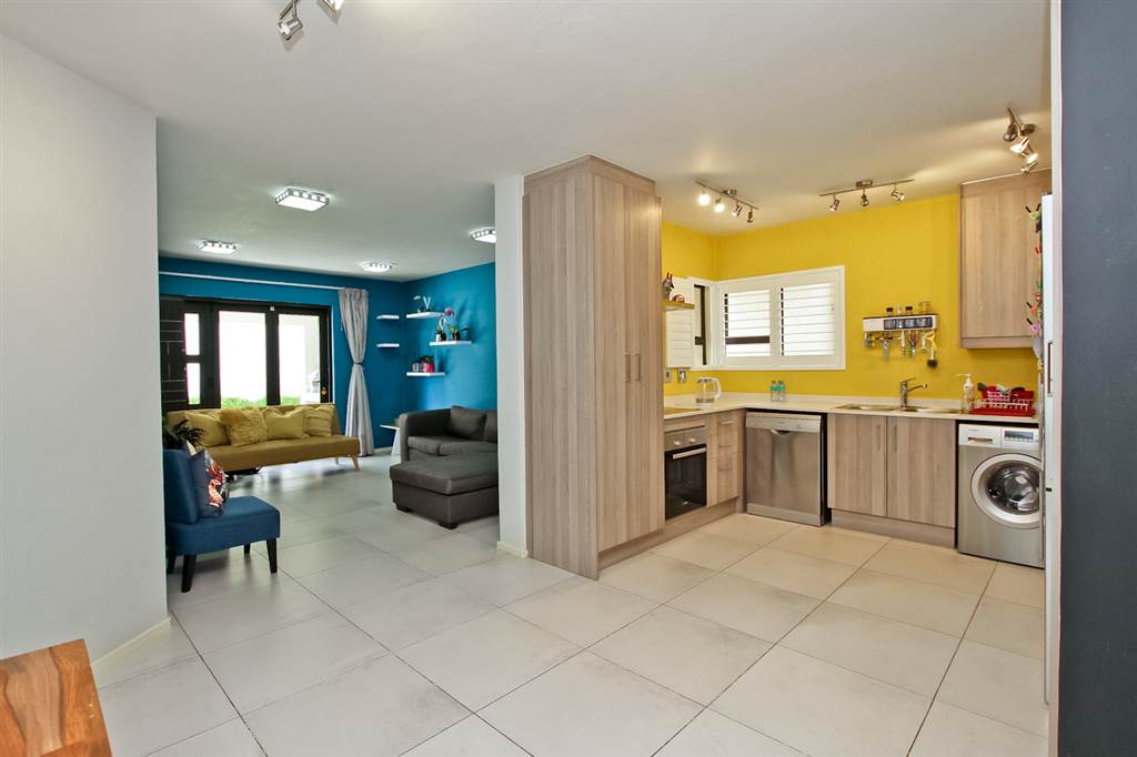 2 Bed Apartment in Observatory photo number 15