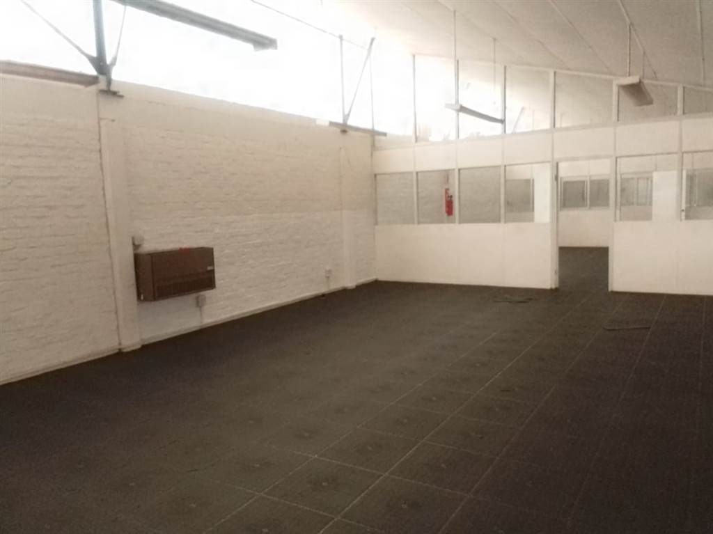 496  m² Commercial space in Parow Valley photo number 11