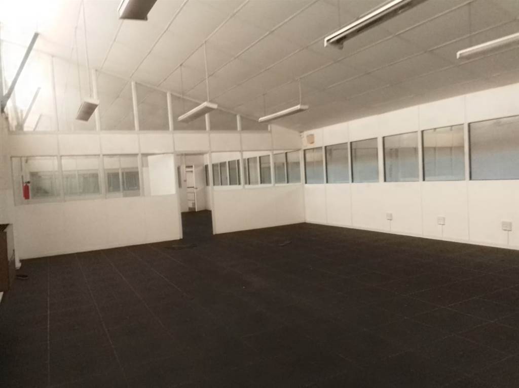 496  m² Commercial space in Parow Valley photo number 9