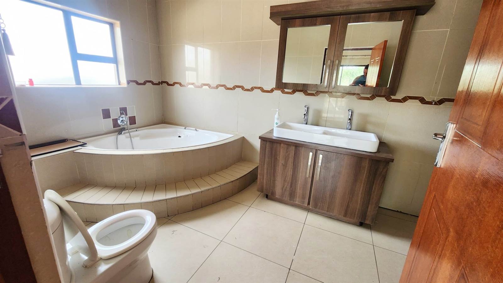5 Bed House in Zambezi Country Estate photo number 23