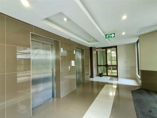 614  m² Office Space