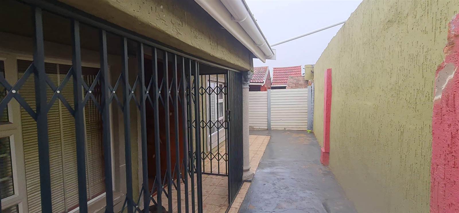 2 Bed House in Zwide photo number 5
