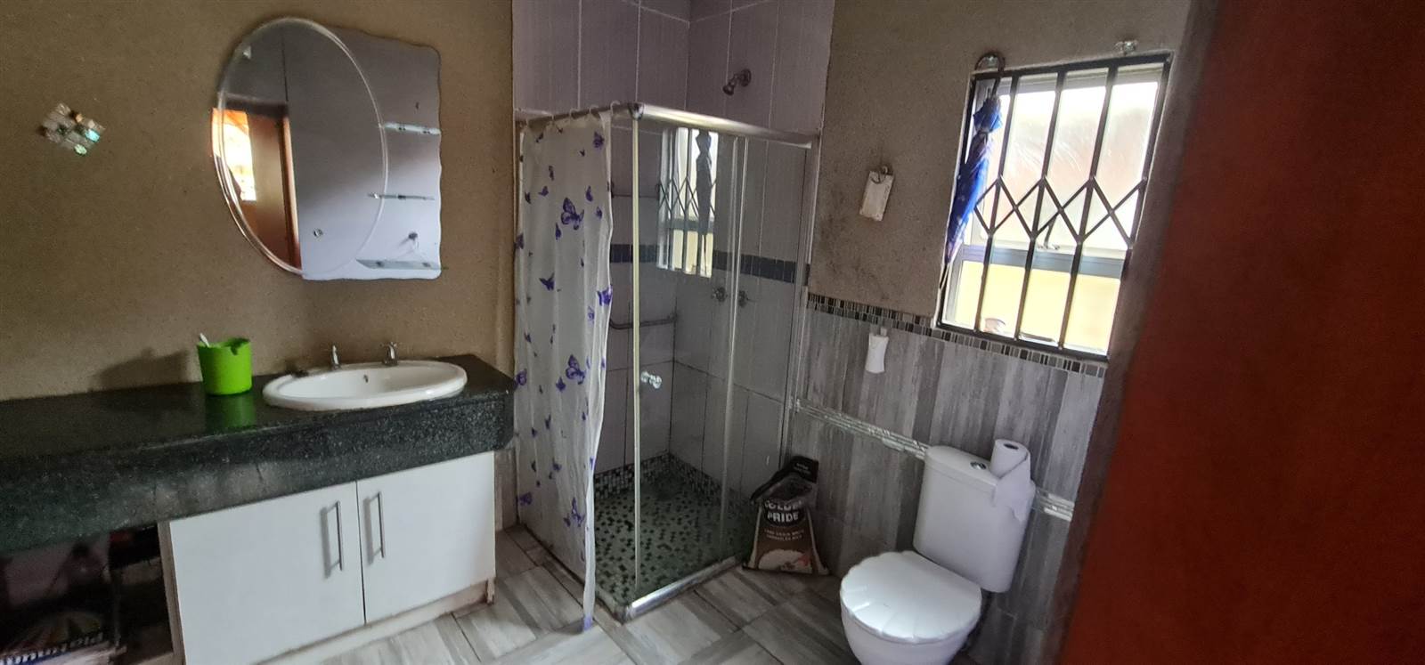 2 Bed House in Zwide photo number 12
