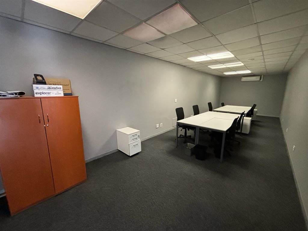 38.5  m² Commercial space in Rosebank photo number 14