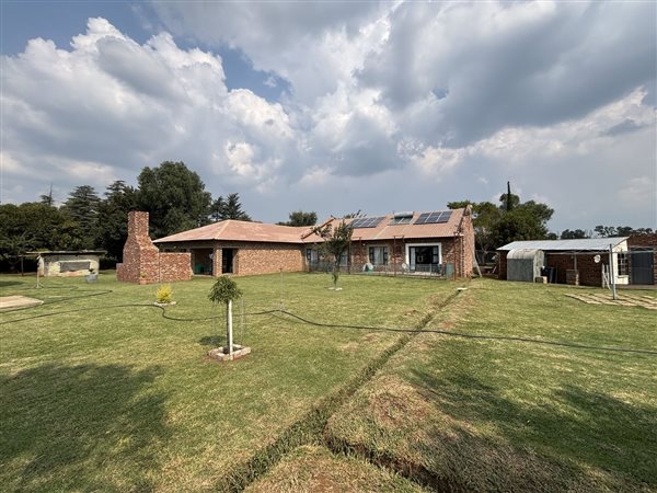 8.6 ha Farm with House 8.6 ha Farm with House